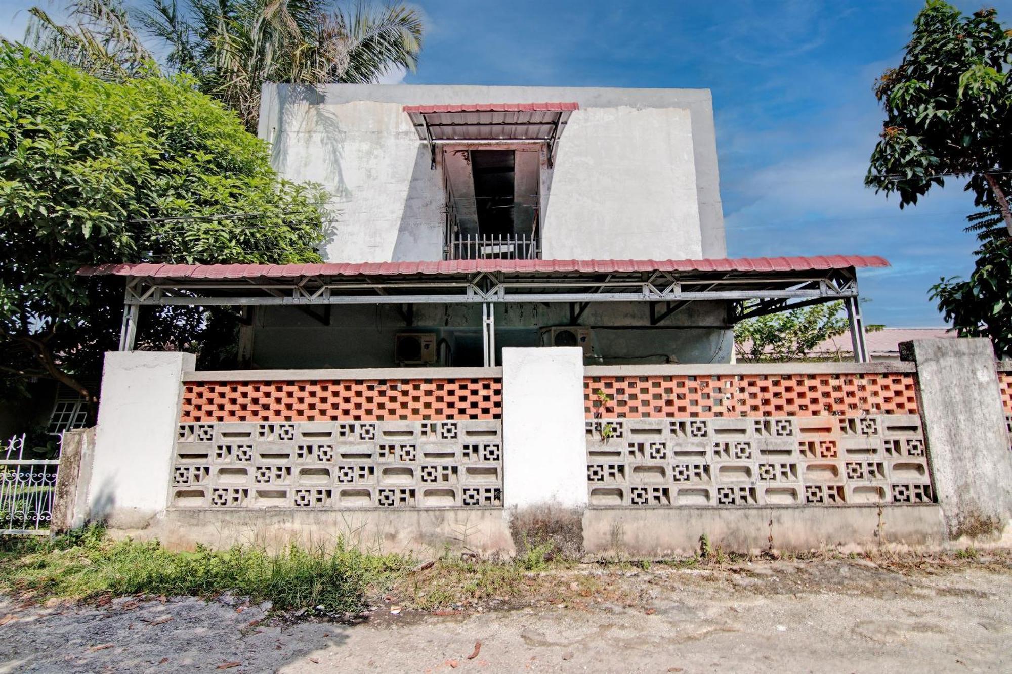 Oyo 92933 Marvel House Syariah Hotel